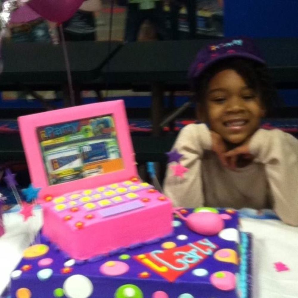 Meet your Posher, Renee